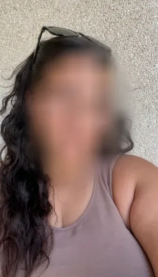 Astrid, 22