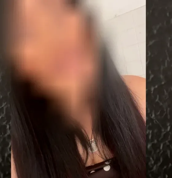 Christina, 29