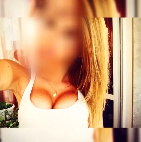 Emilia, 28