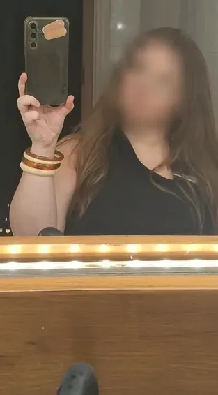 Helena, 19