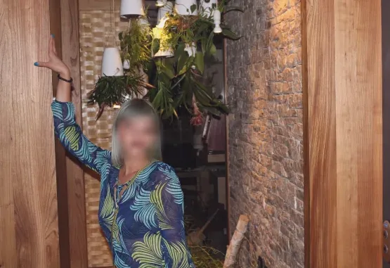 Helena, 28