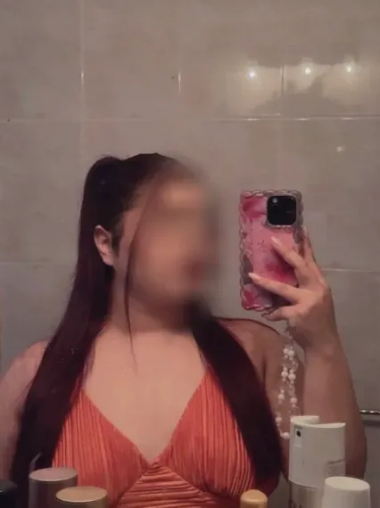 Nicoline, 22
