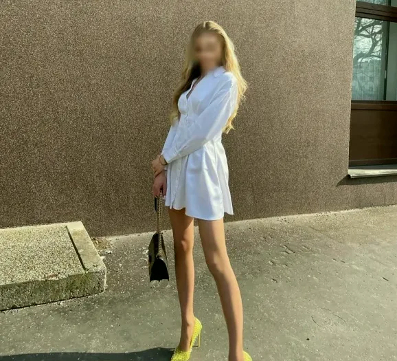 Nicoline, 28