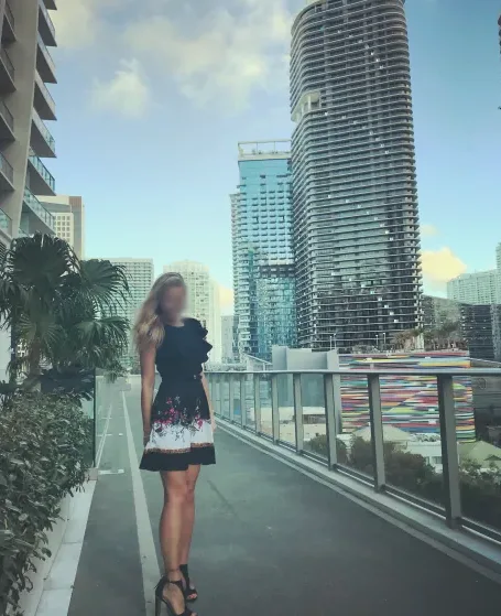 Rosa, 35