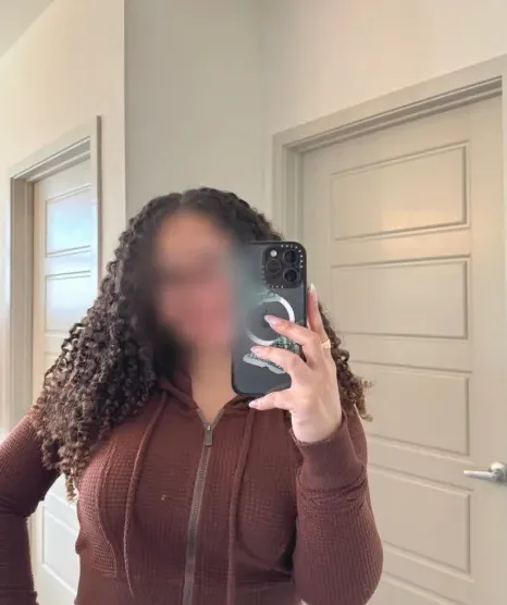 Sara, 31