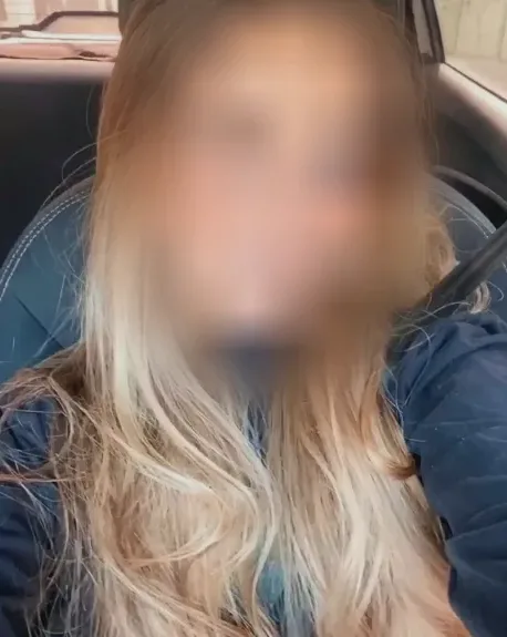 Simone, 27